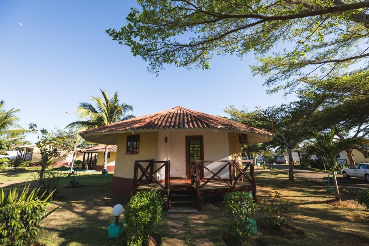 סאו טומה Hotel Praia מראה חיצוני תמונה
